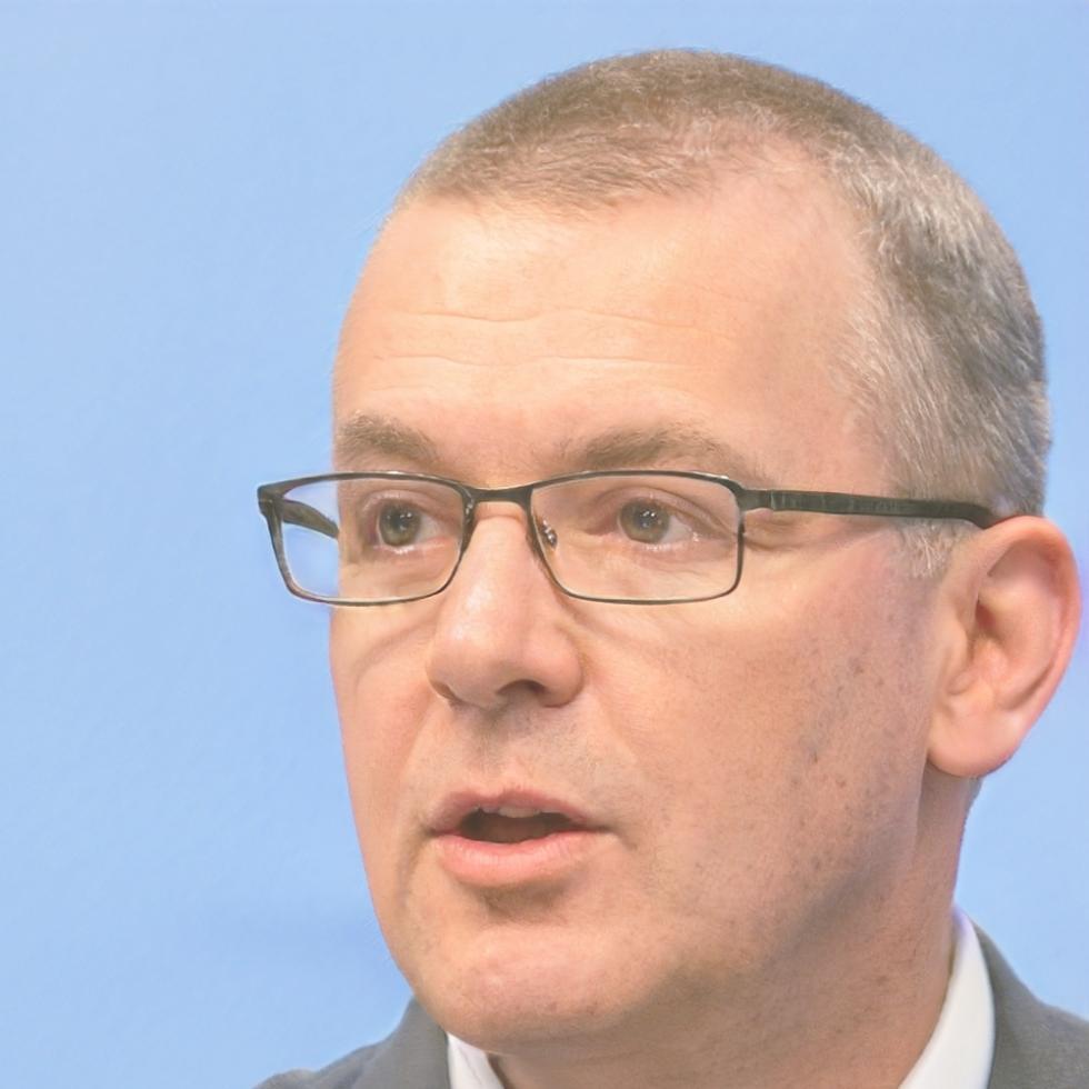 Kierownik programów edukacyjnych Mexhardlex Academy